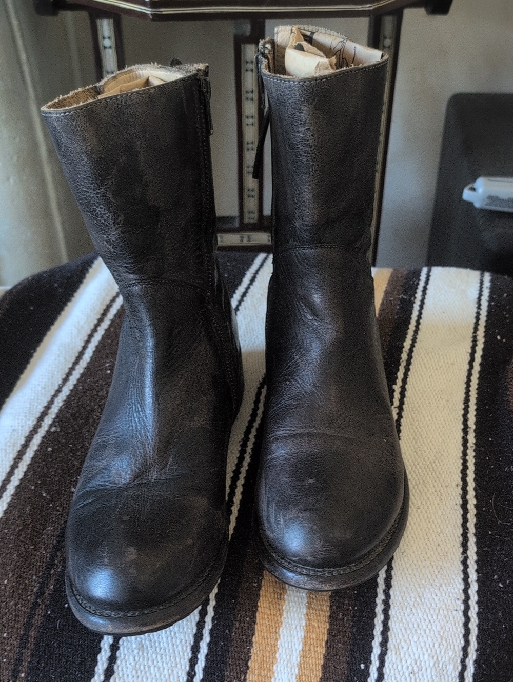 Bed Stu Black Distressed Leather Boots  Sleek Zip Side Design And Lace Up Back